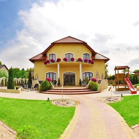 Rezydencja Szmaragdowy Ogrod Hotel Konstantynow Lodzki Ngoại thất bức ảnh