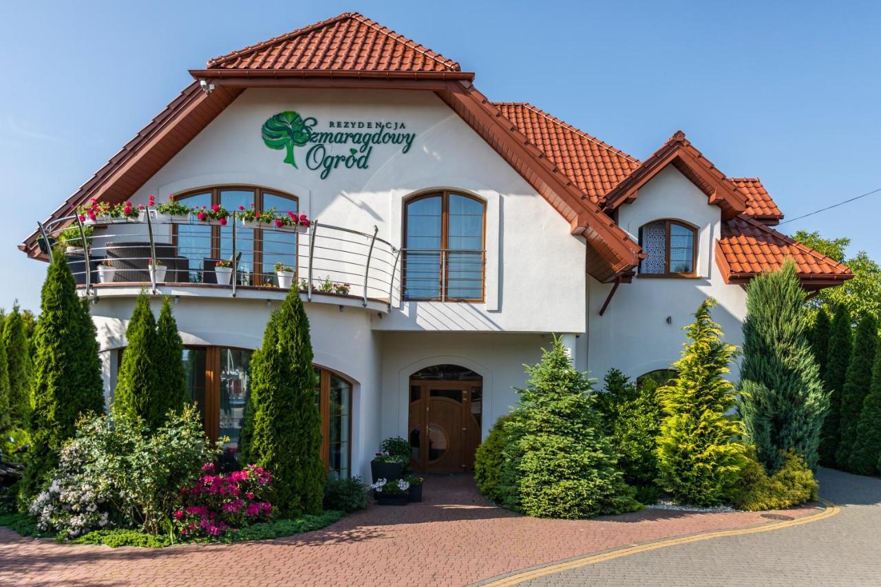 Rezydencja Szmaragdowy Ogrod Hotel Konstantynow Lodzki Ngoại thất bức ảnh